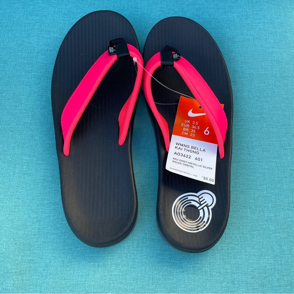 NEW Nike Bella Kai Women's Size 6 Thong Black and Red Sandals Ao3622 601